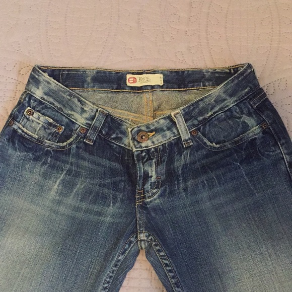 EUC BKE jeans with detailed pockets - Picture 4 of 8